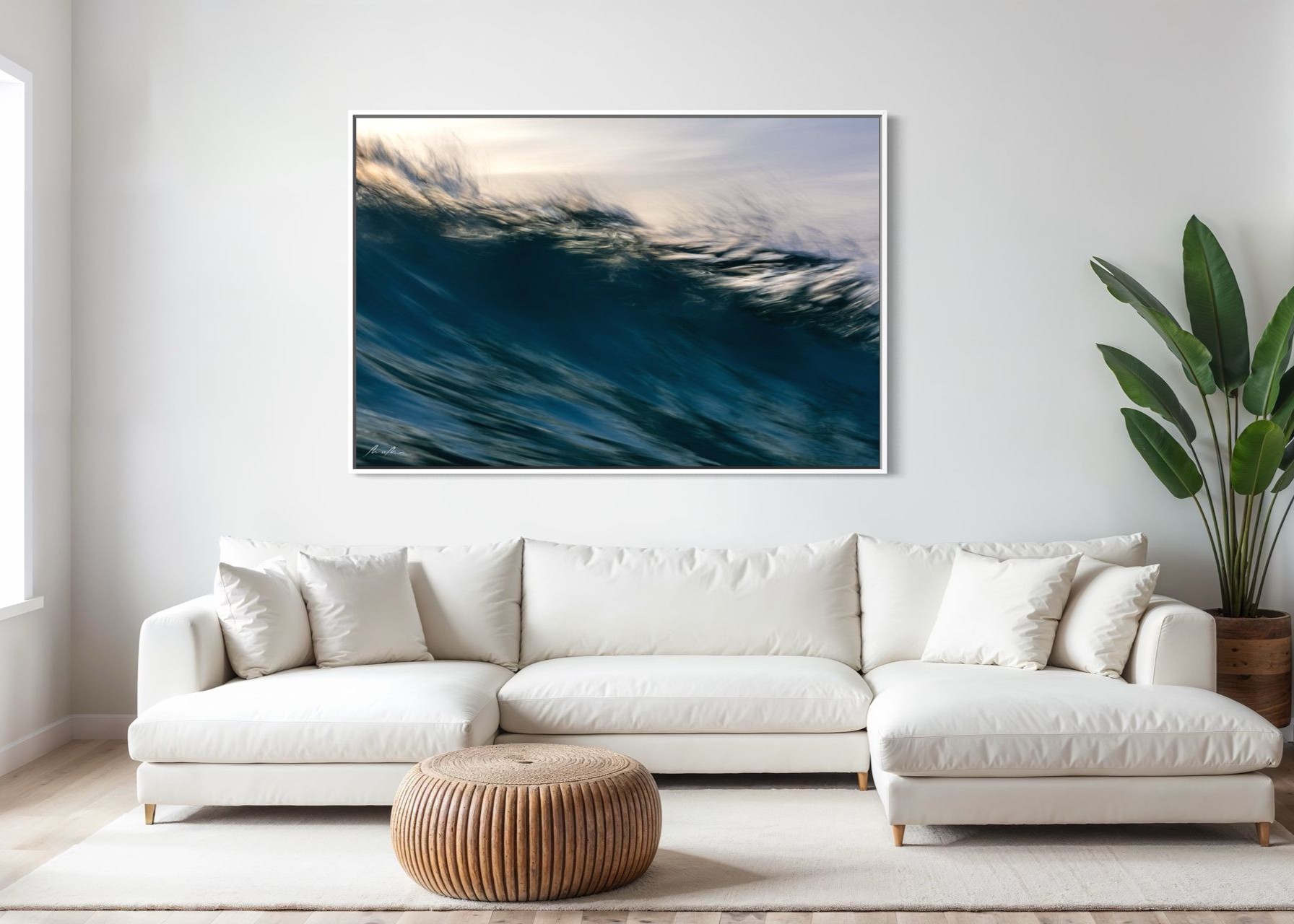 מֵעֶבֶר לַחוֹמָה